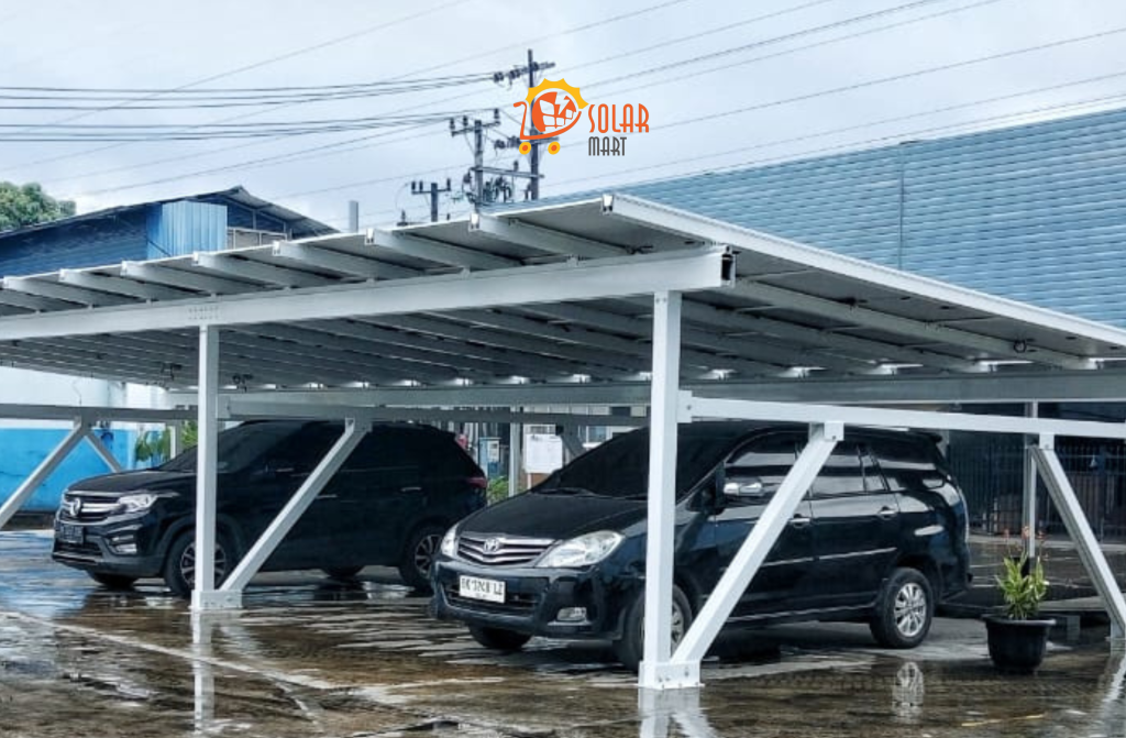 Struktur carport mounting panel surya untuk proyek PLTS komersial dan industri dari Solar Mart Energi